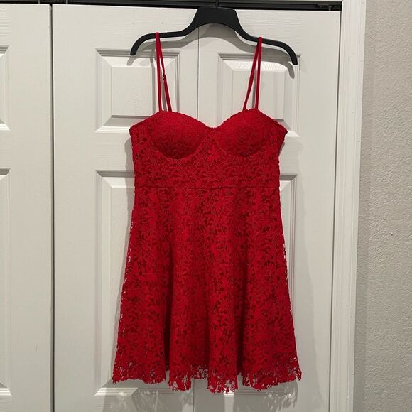 Lulu's Red Crochet Lace Bustier Skater Dress Size Large - Picture 9 of 10